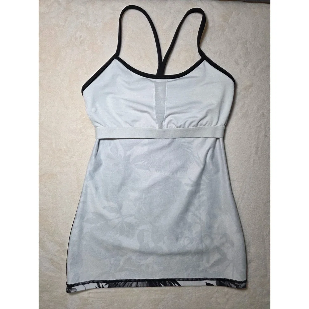 Lululemon Women's‎ Top Size 4 White Black Cool Racerback Brisk Bloom Yoga Floral